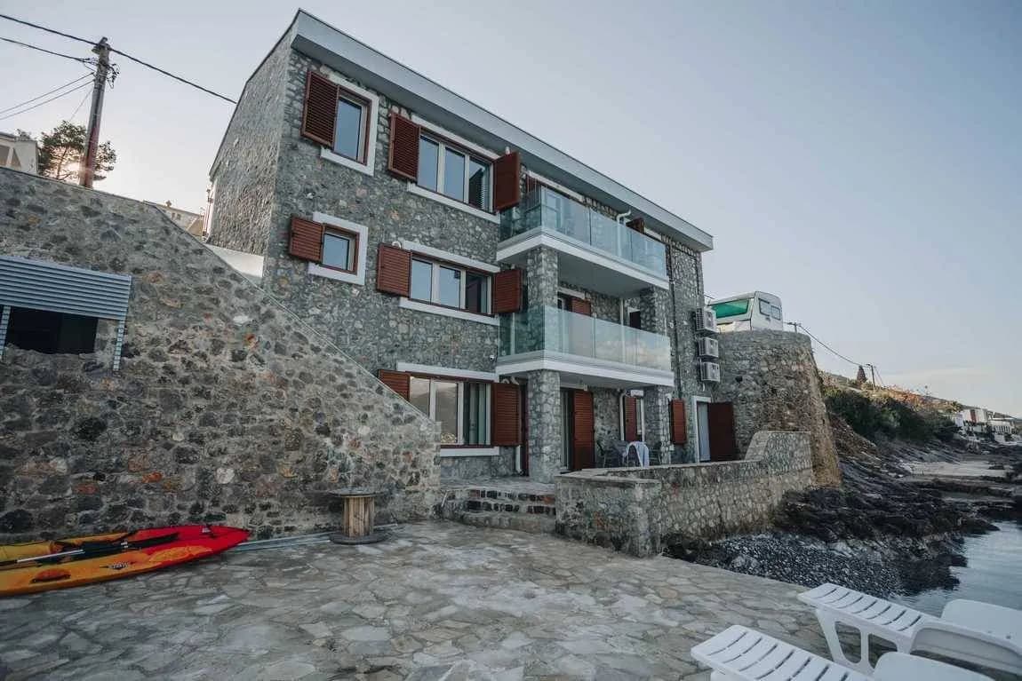 Prodaja, kuća, 300m², Krašići, Tivat