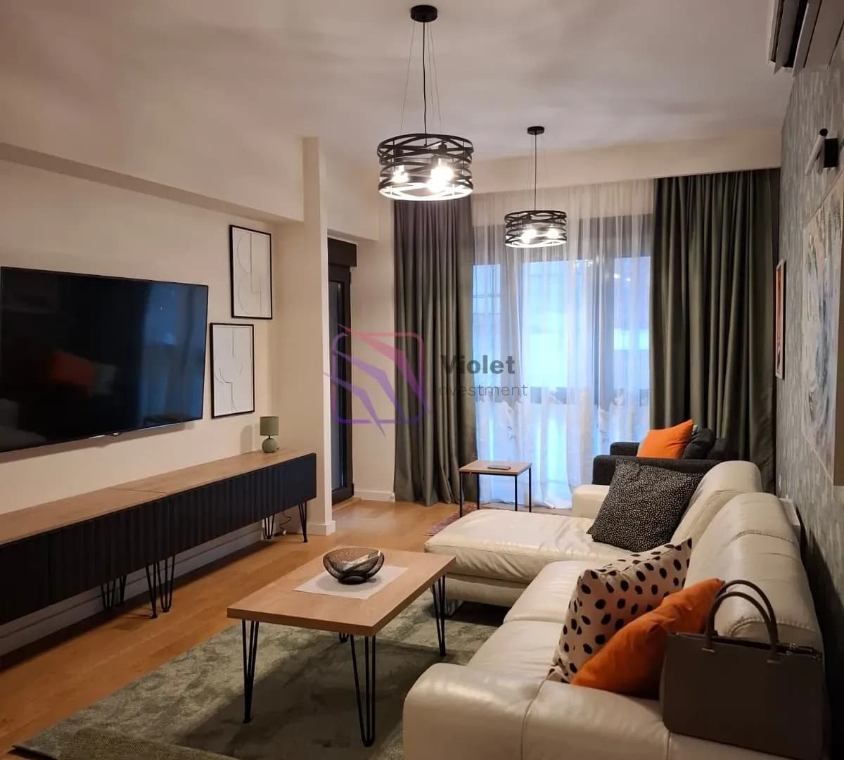 Izdavanje, dvosoban stan, 74m², Centar, Podgorica