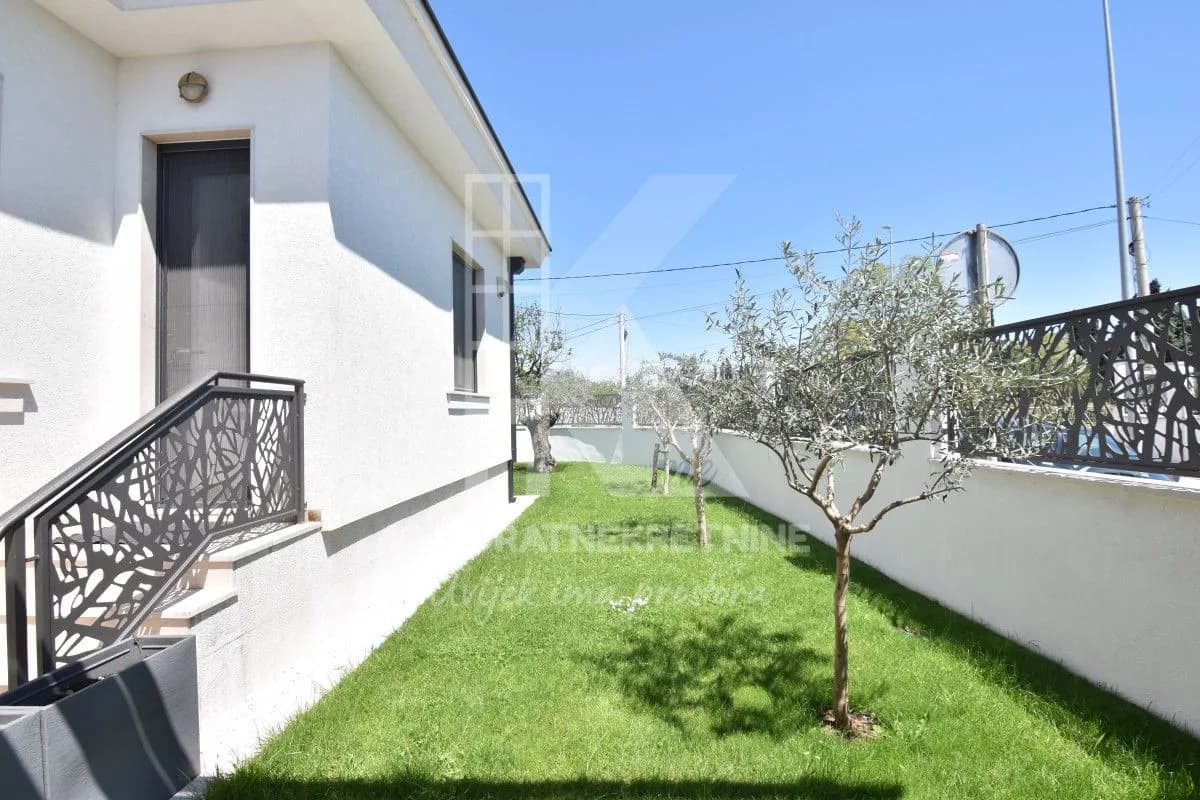 Prodaja, kuća, 170m², Gornja Gorica, Podgorica