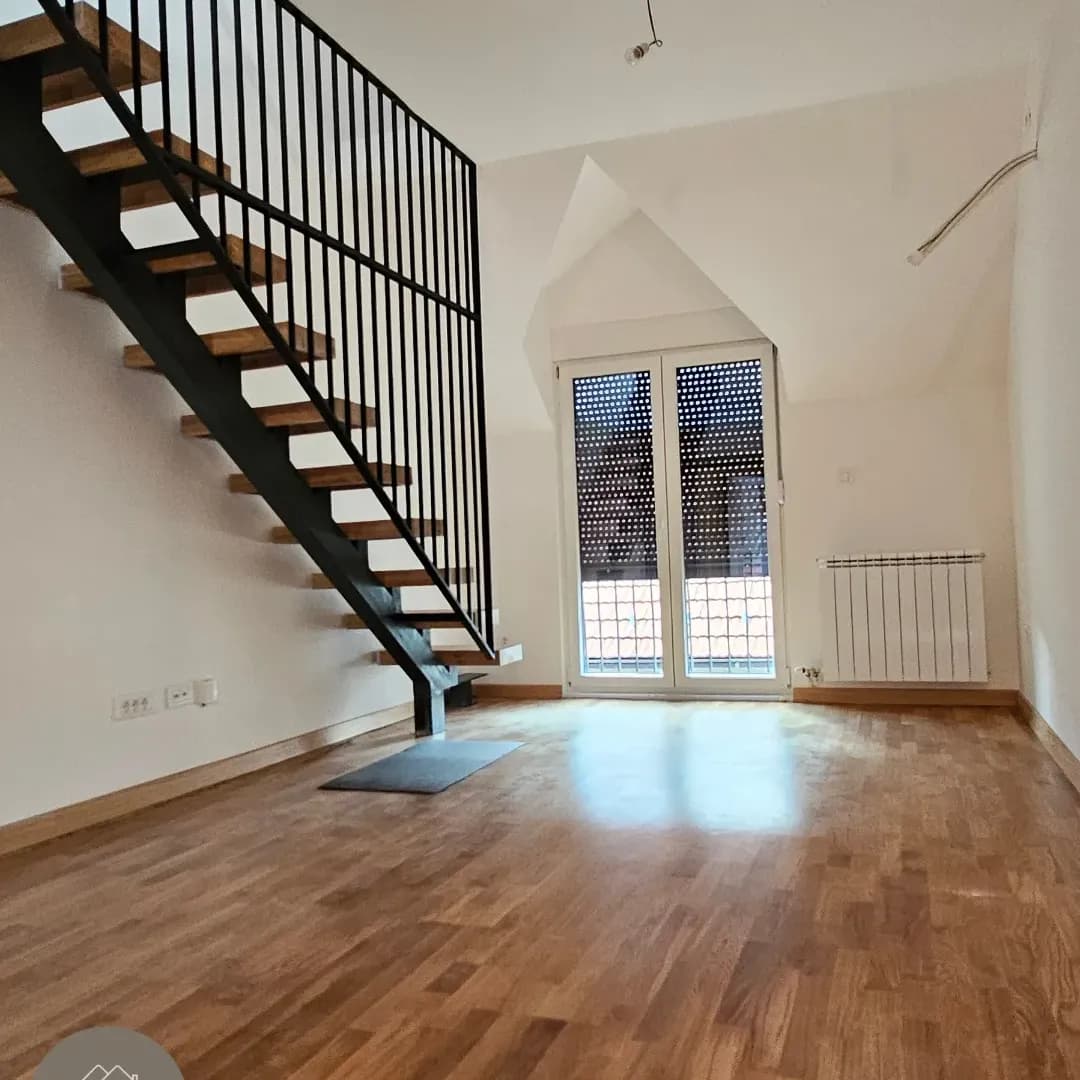 Prodaja, jednosoban stan, 53m², Centar, Kolašin