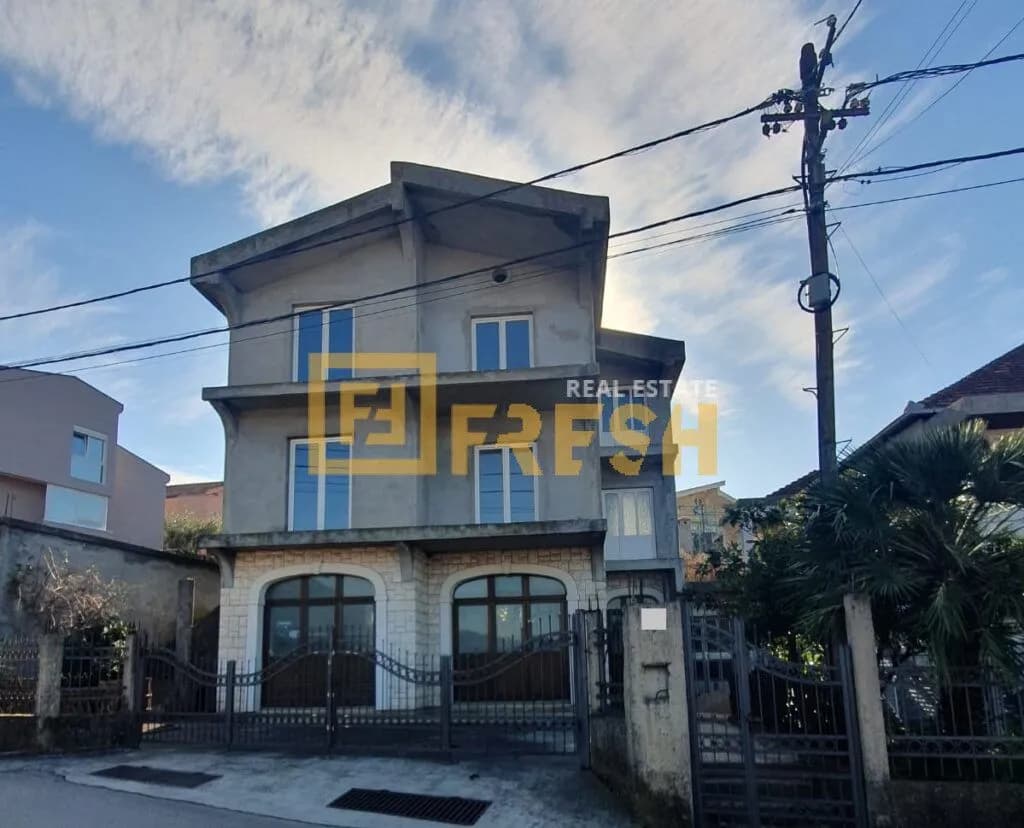 Prodaja, kuća, 340m², Bar, Crna Gora