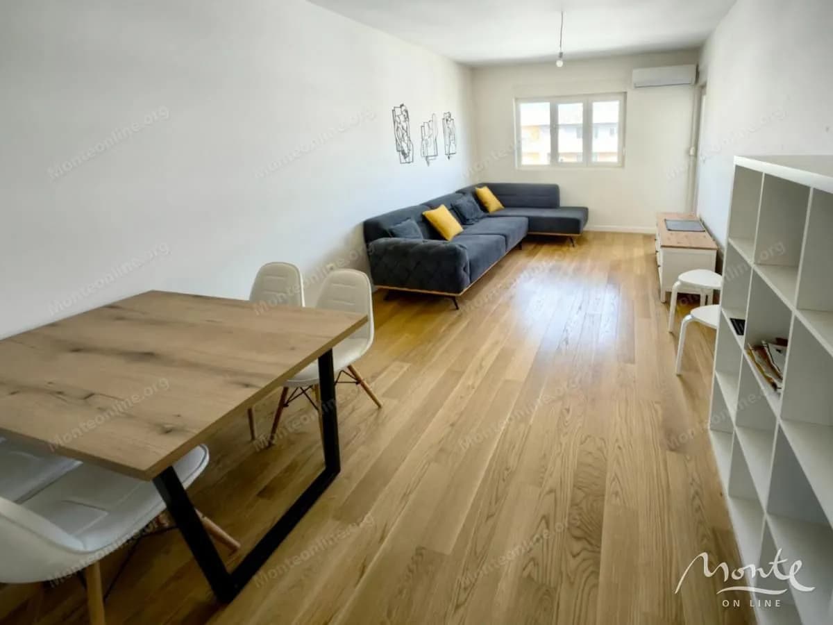 Prodaja, jednosoban stan, 49m², Central Point, Podgorica