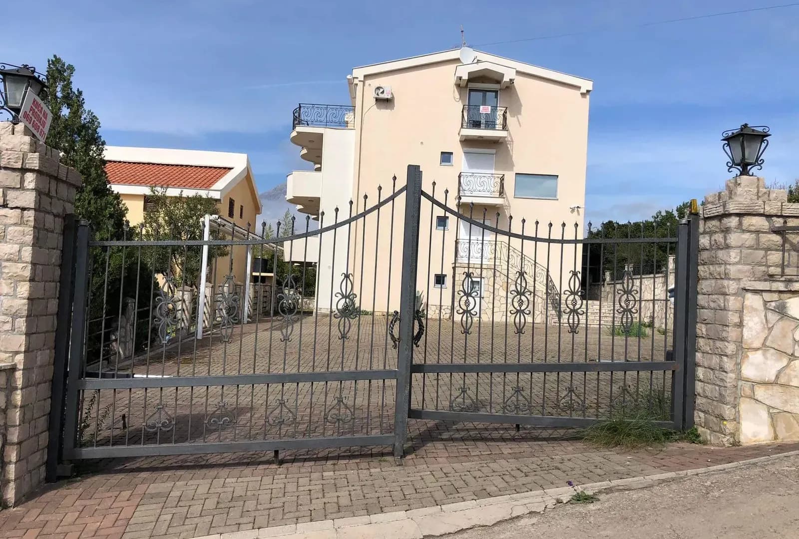 Prodaja, kuća, 620m², Bar, Crna Gora