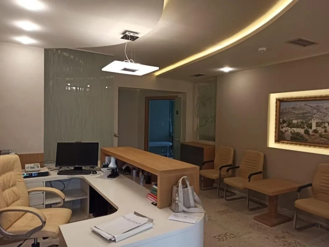 Prodaja, poslovni prostor, 105m², Bar, Crna Gora