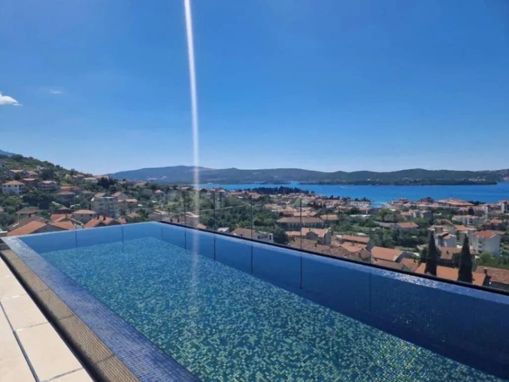 Prodaja, dvosoban stan, 55m², Tivat, Crna Gora