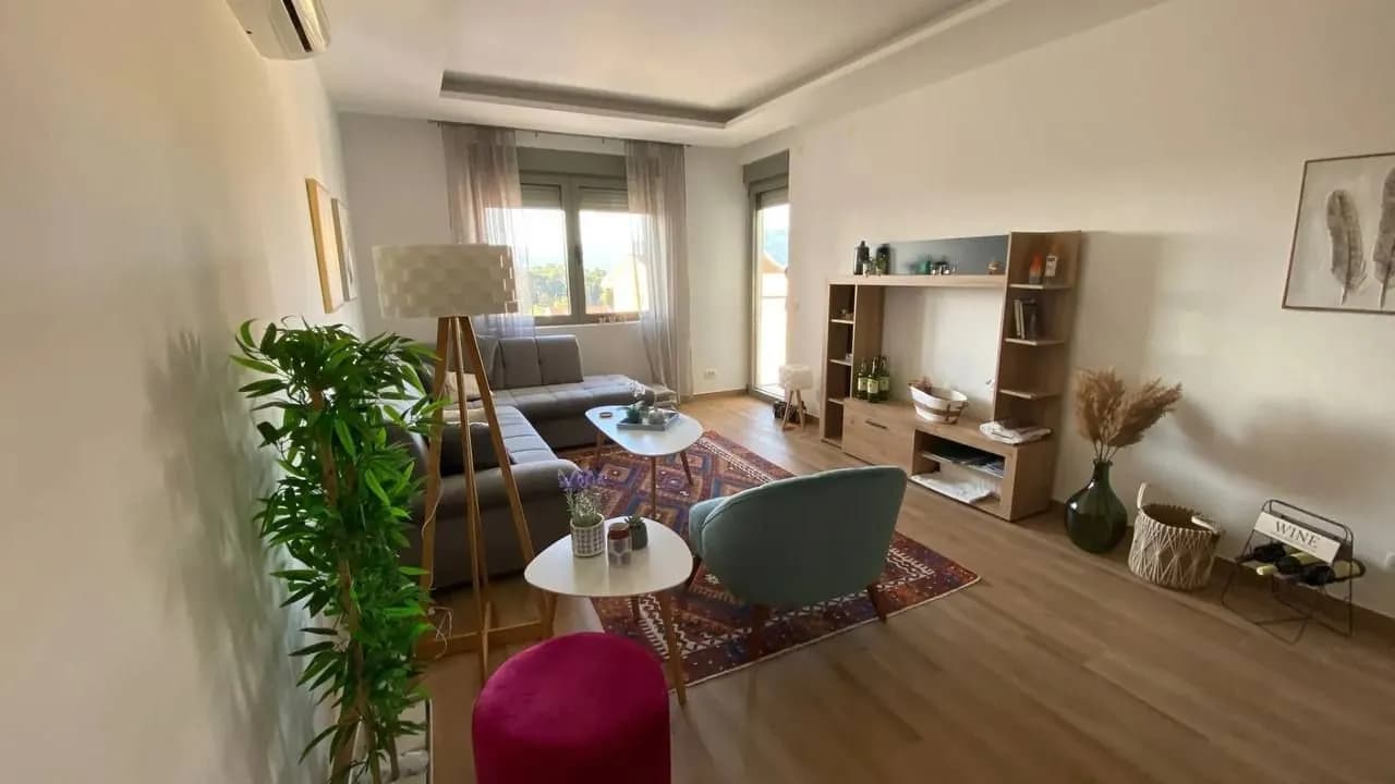 Prodaja, jednosoban stan, 57m², Pod Kuk, Tivat