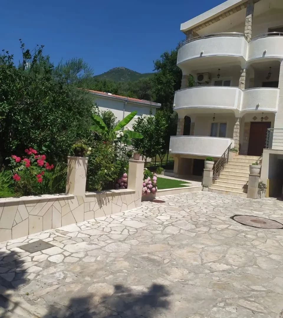 Izdavanje, jednosoban stan, 35m², Popovići, Bar