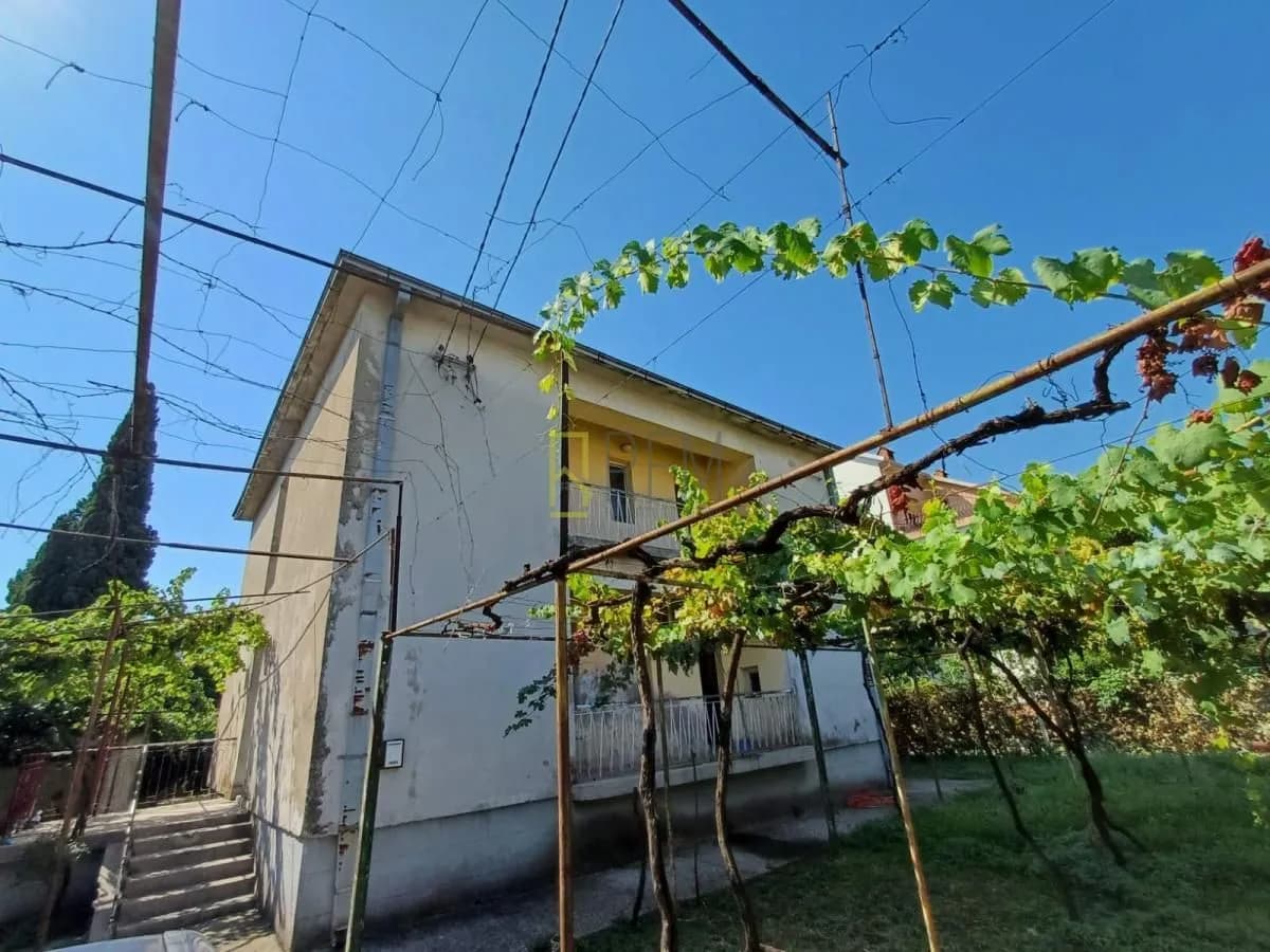 Prodaja, kuća, 172m², Masline, Podgorica