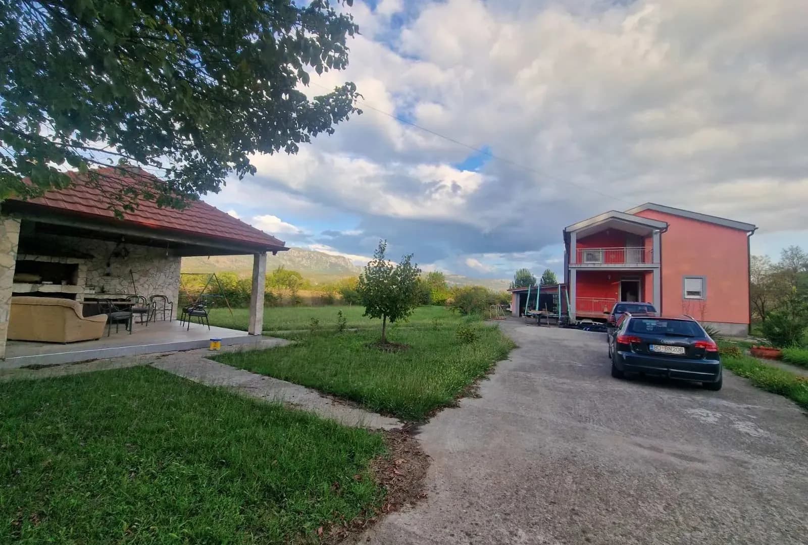 Prodaja, kuća, 240m², Danilovgrad, Crna Gora