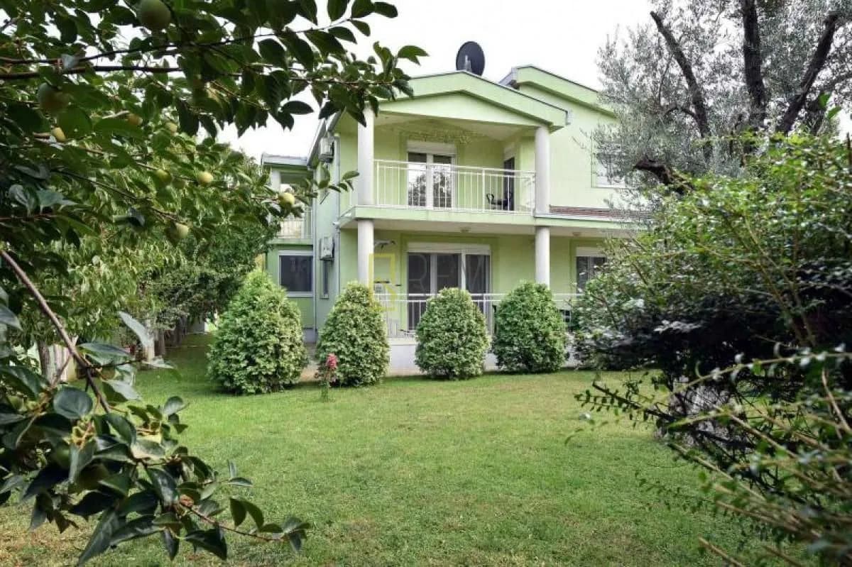Prodaja, kuća, 200m², Podgorica, Crna Gora