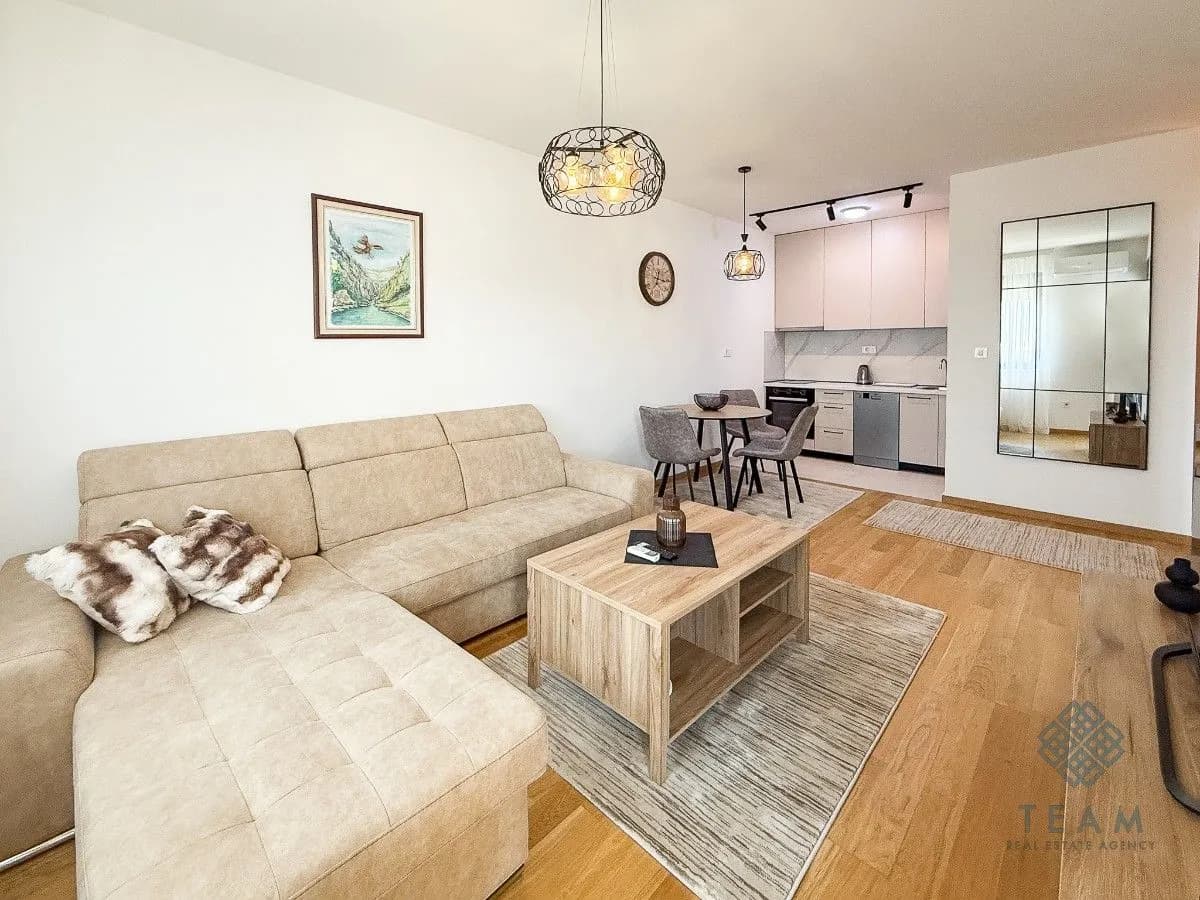 Izdavanje, jednosoban stan, 45m², New City, Podgorica