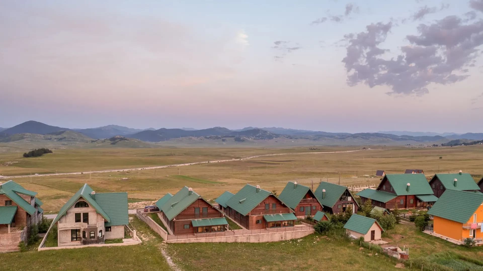 Prodaja, kuća, 200m², Žabljak, Crna Gora