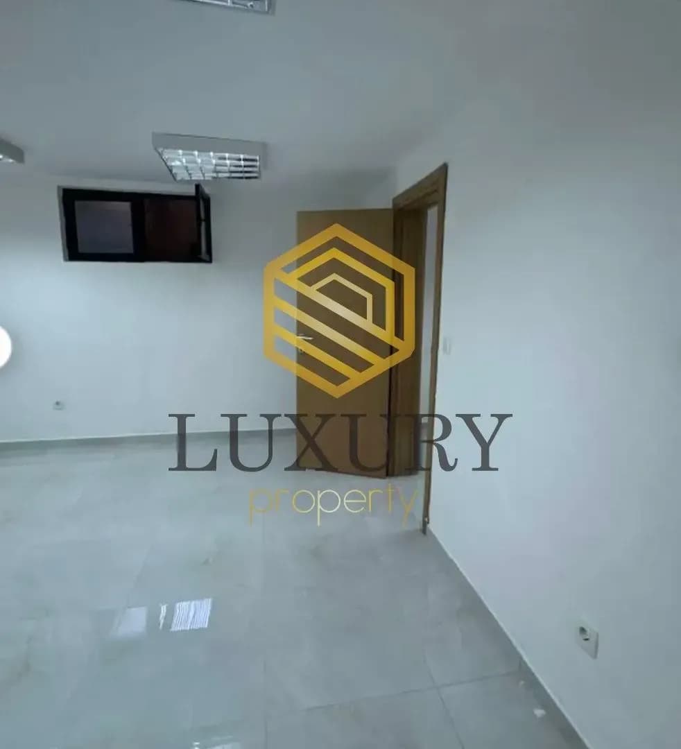 Prodaja, poslovni prostor, 64m², Gintaš, Podgorica
