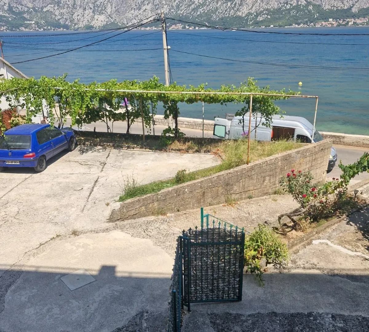 Prodaja, dvosoban stan, 85m², Prčanj, Kotor
