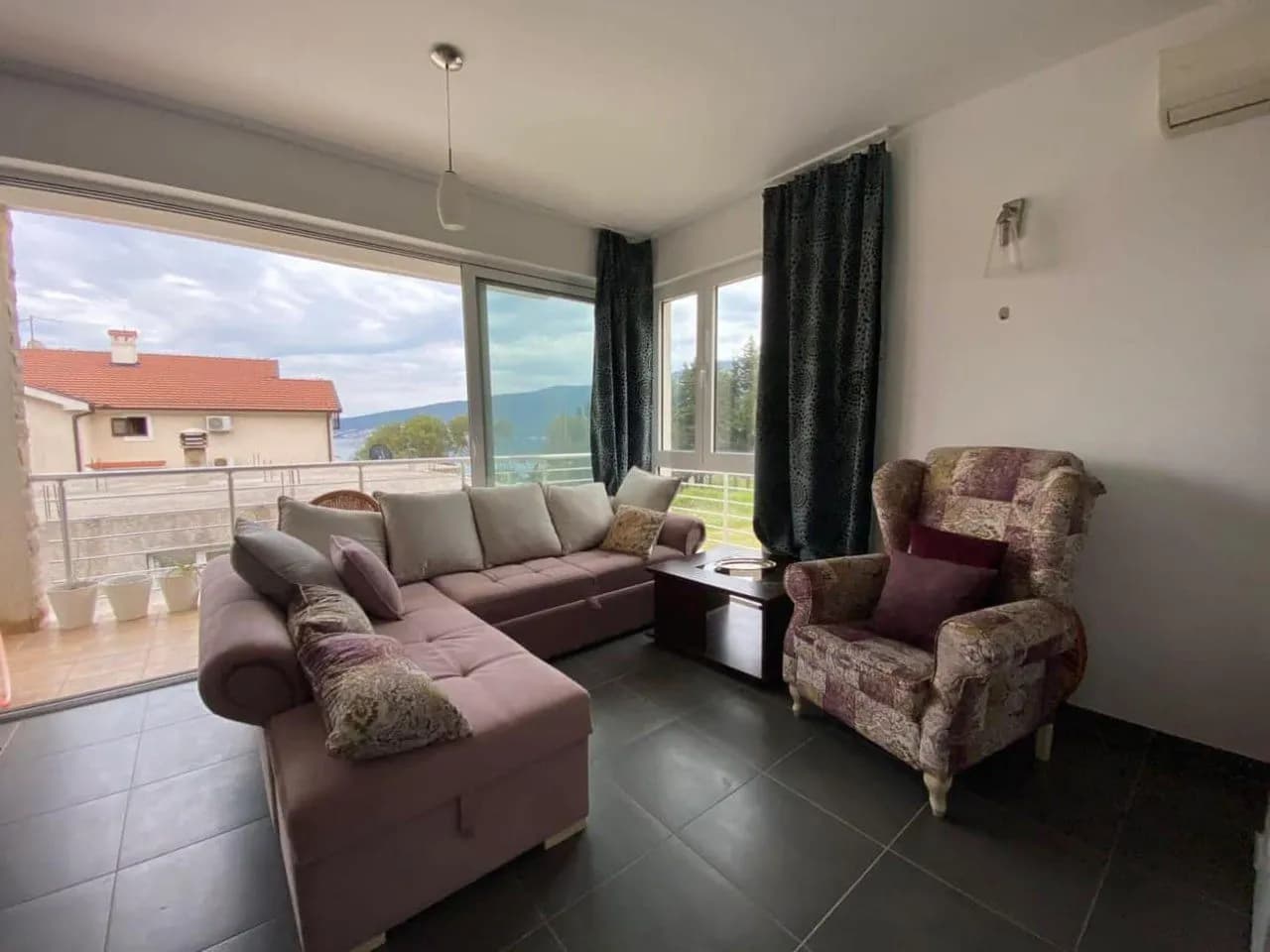 Prodaja, trosoban stan, 100m², Baošići, Herceg Novi