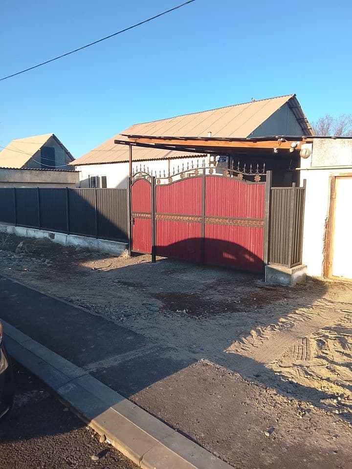 Продам дом из четырех комнат