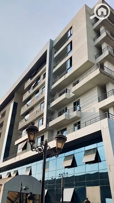 Commercial building for sale in Heliopolis on a main street, fully finished, suitable for large companies and brands.