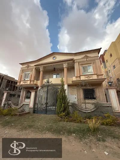 House for sale in the Greek neighborhood, ultra super lux finishing, area 504 sqm