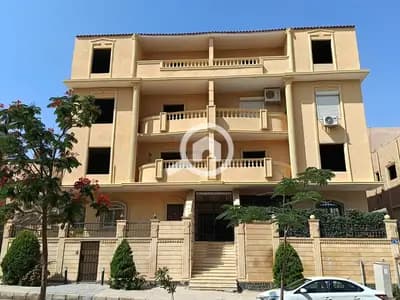 Apartment 207m corner plot garden, Club District next to the British University & steps from Heliopolis Club