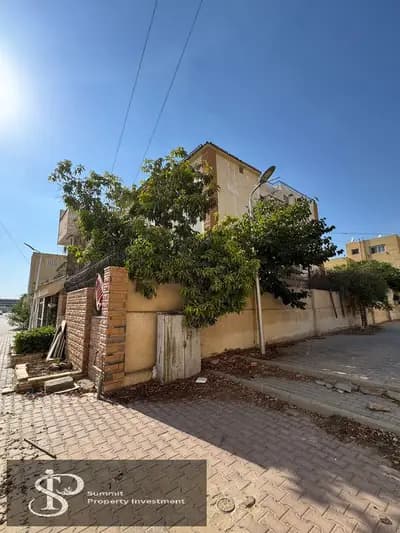 Villa for sale in neighborhood 9, the first district, 300 meters, 3 finished floors with two facades, northern, in Al Ashar from Ramadhan, immediate delivery.