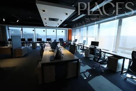 A title that reflects your company's strength: Administrative office for rent on North 90th Street, a prime location with ample space and a practical
