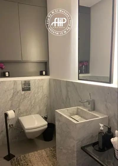 Very Prime Location Appartment For Sale In Courtyard