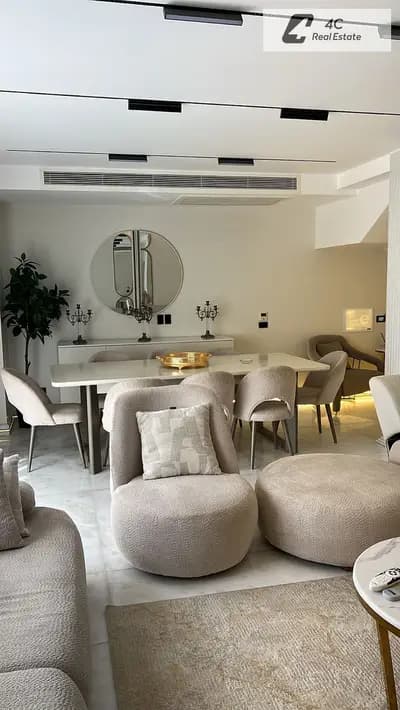 Townhouse for rent 250 sqm fully furnished 4 bedrooms prime location in Hyde Park