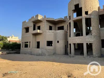 A palace with an area of 3000 square meters for sale in Al Rehab