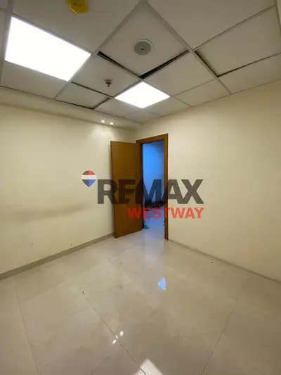 Office for rent in Dunes Mall in the heart of El Sheikh Zayed مكتب للايجار في ديونز مول قلب الشيخ زايد