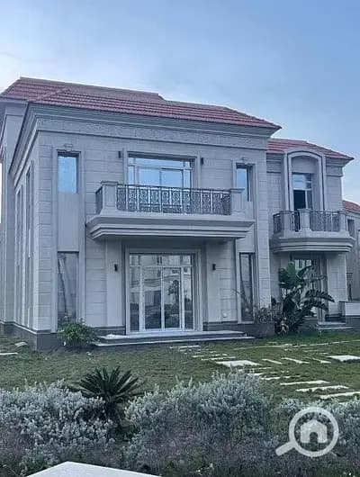 Receive your villa immediately at the lowest price: 502m² villa in Zahia Compound, on the sea in the heart of New Mansoura. Installments over 12 years
