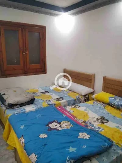 High luxury furnished apartment for daily rent for families and companies, 2 bedrooms, 2-piece reception, kitchen, bathroom, on the second floor. It has all amenities: water, electricity, and elevator in Alexandria Al-Hamra, Kilometer 21, near the Palm Beach. Very close to the main street and the sea, in a very distinctive location.