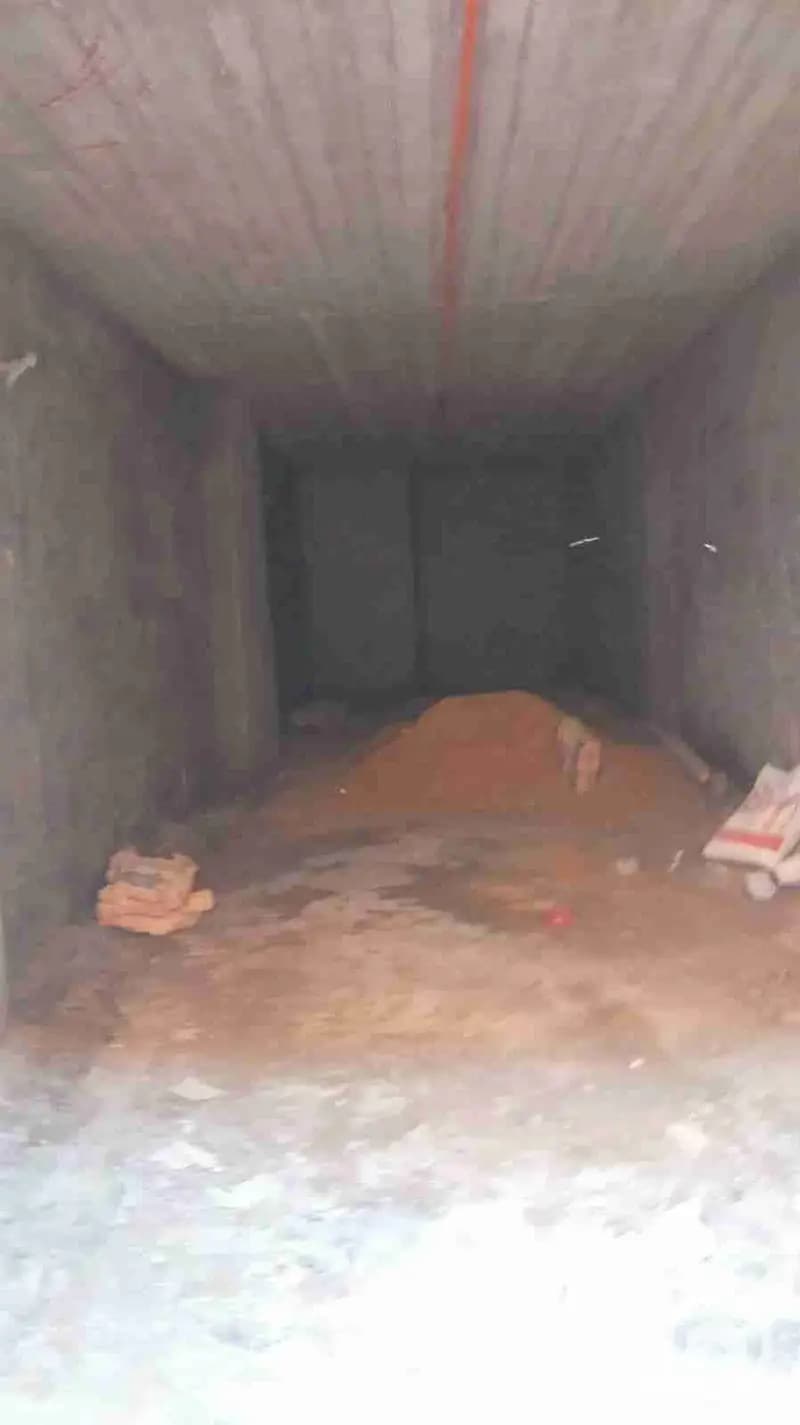 Store for sale 80 square meters in Al Manṭiqah Ṭ