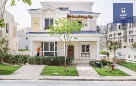 Immediate occupancy, modern villa, ready to move in, in the best location in Mountain View, with installments over 10 years.
