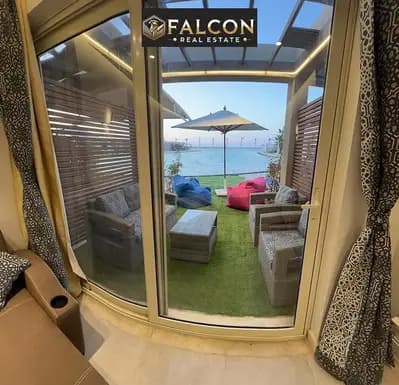 For sale: 3-bedroom chalet (finished with air conditioning and kitchen) in Hacienda Ras El Hekma by Palm Hills, next to Sidi Abdel Rahman, with instal