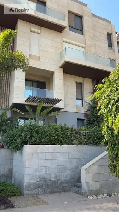 apartment in VYE Karmell by SODIC, immediate delivery, fully finished, with installments over 8 years.