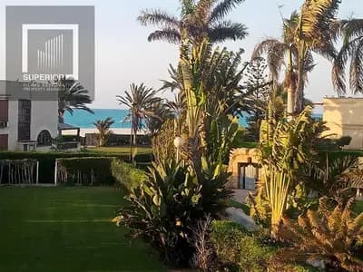 A distinctive villa with a stunning sea view to enjoy the festive atmosphere.