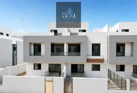 Receive your townhouse in 1 year in a fully liveable compound directly on the Green River!