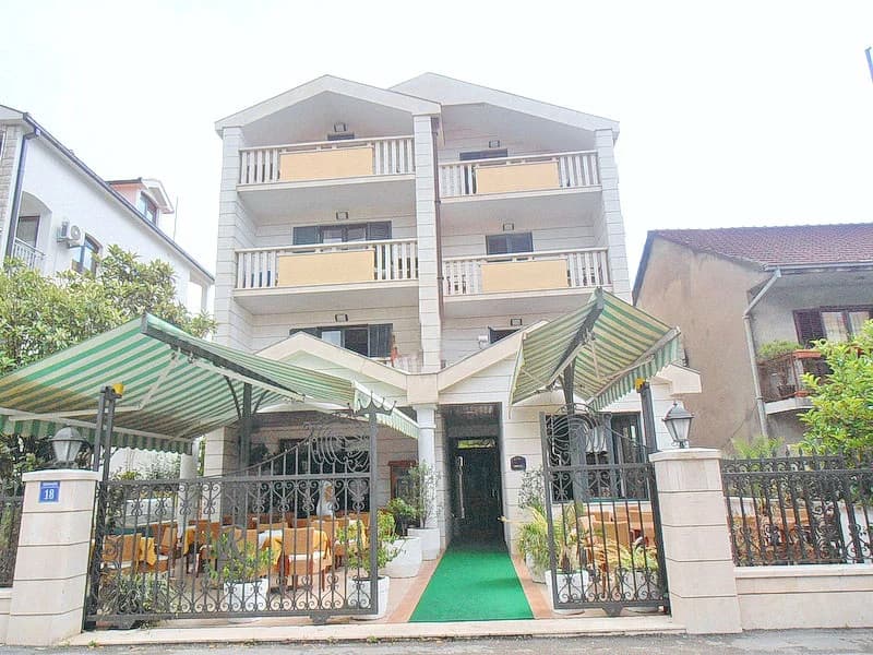 Established business 600 m²