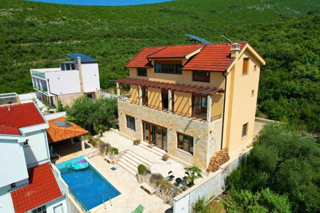 4 bedroom Villa