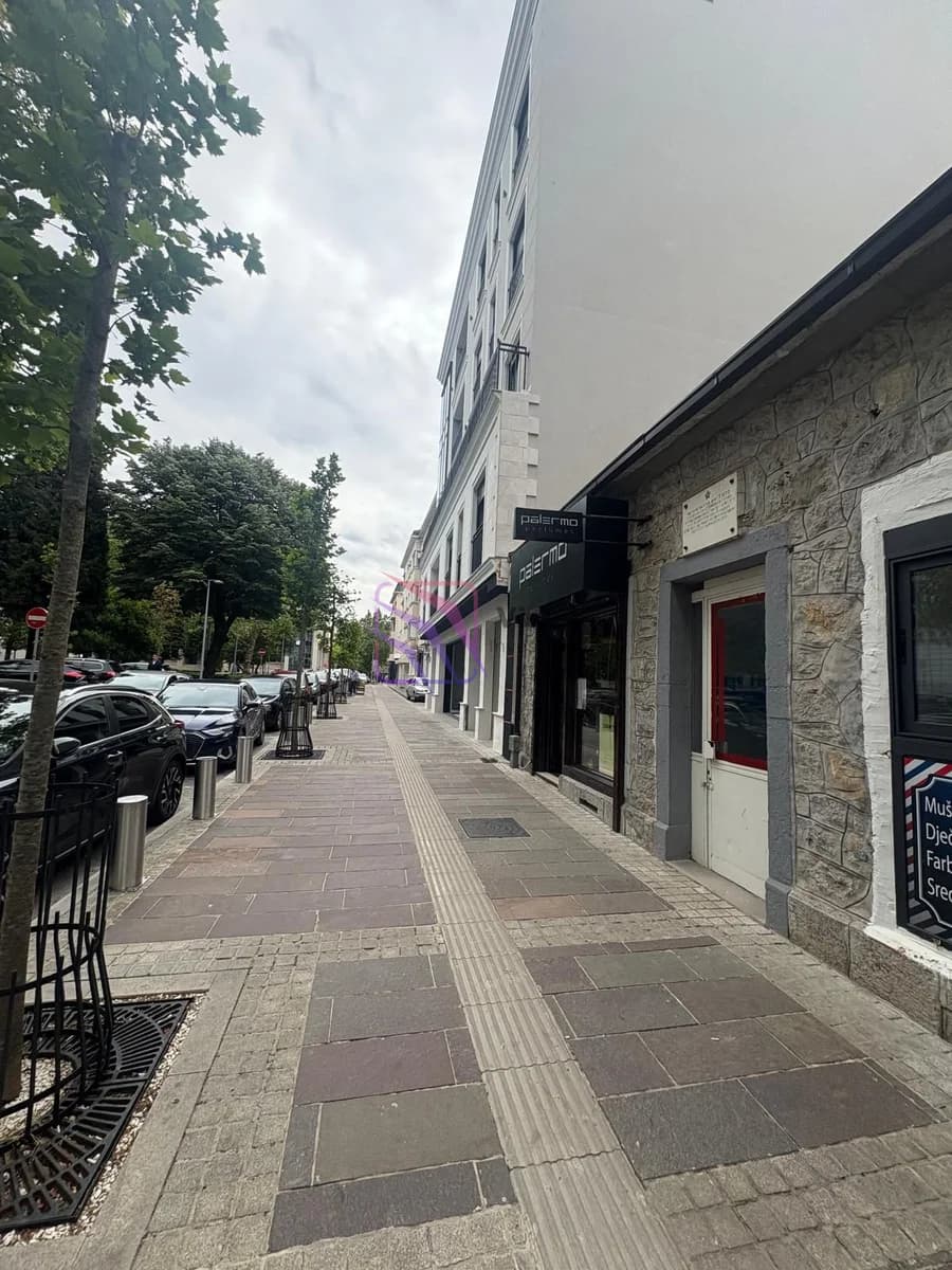 Commercial property 23 m²