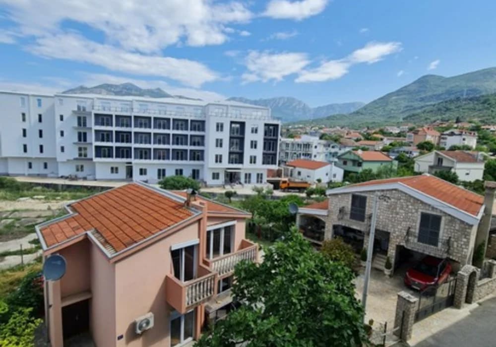 2 bedroom apartment
