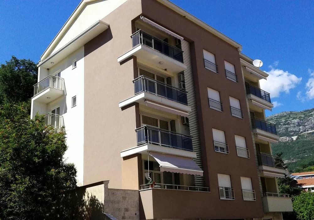 2 bedroom apartment
