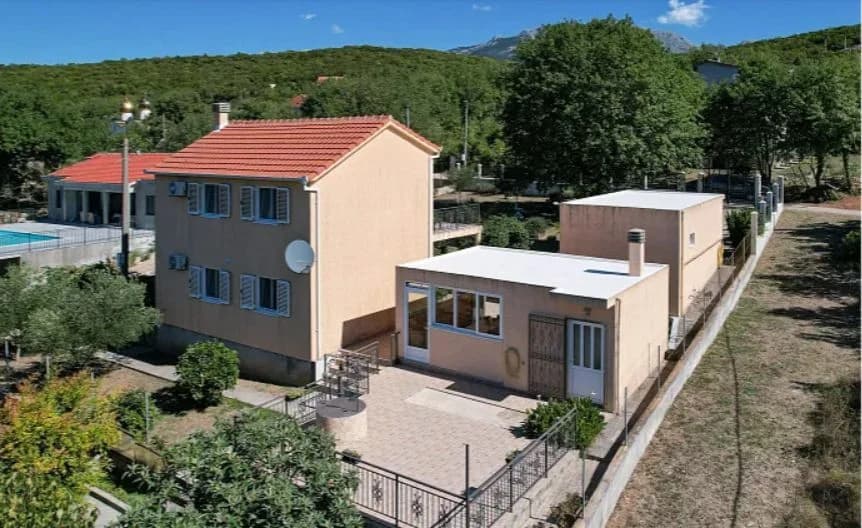 4 bedroom house