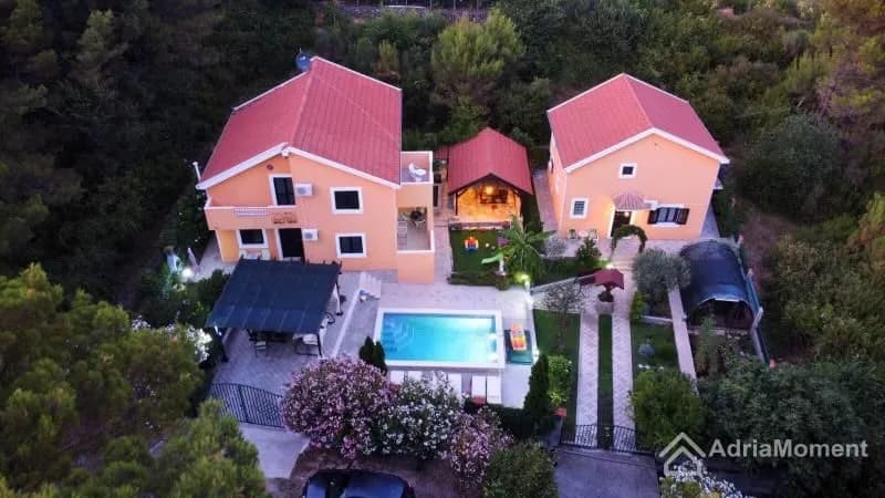 Prodaja, kuća, 266m², Mojdež, Herceg Novi
