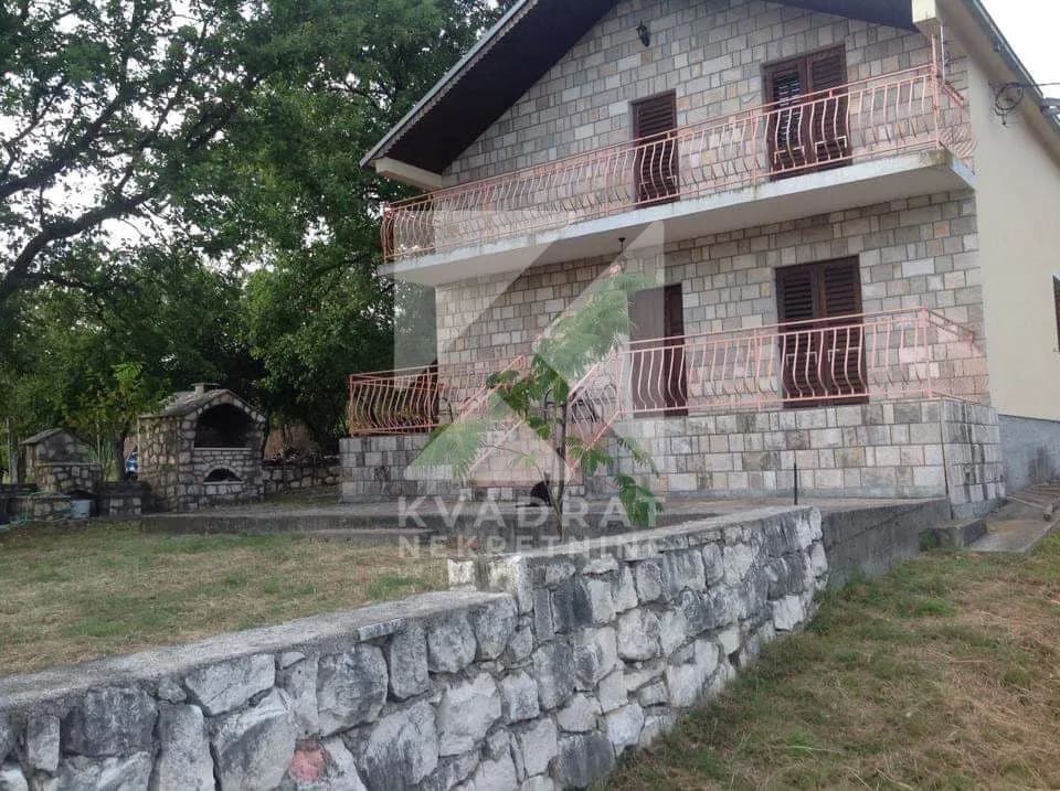 Prodaja, kuća, 112m², Pričelje, Podgorica