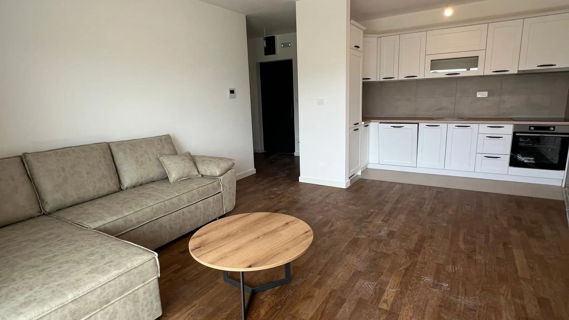 Prodaja, jednosoban stan, 49m², Ilino, Bar