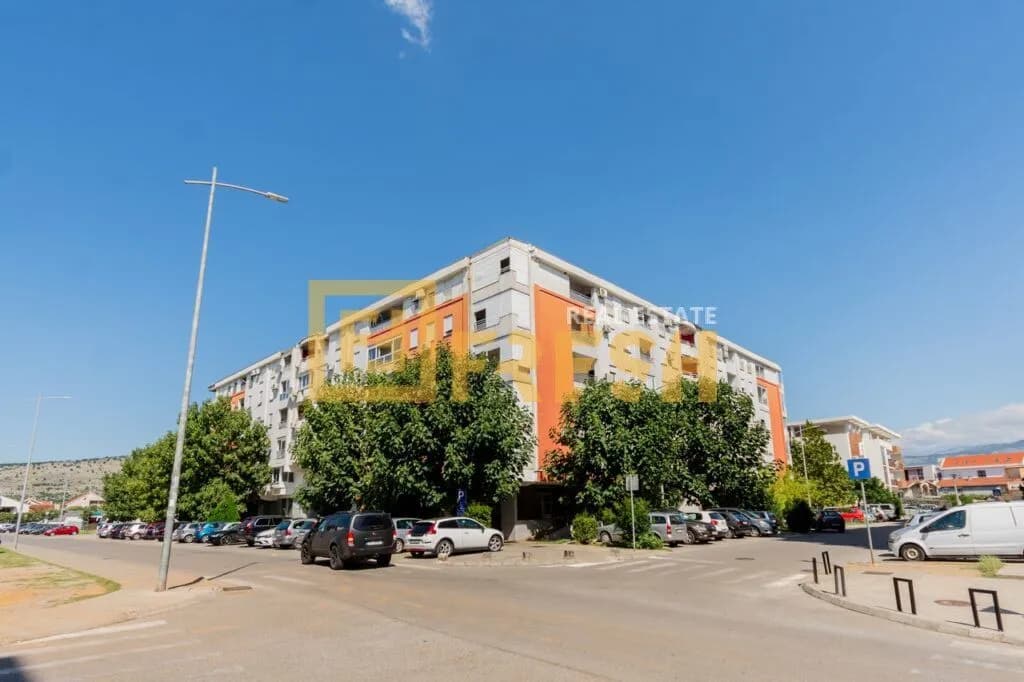 Prodaja, poslovni prostor, 101m², Blok 9, Podgorica
