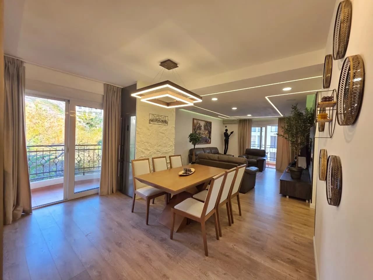 Prodaja, trosoban stan, 107m², Bečići, Budva