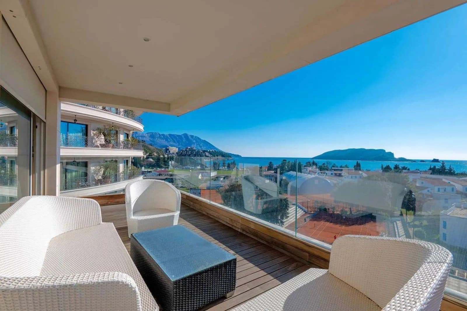 Prodaja, četvorosoban stan, 177m², Budva, Crna Gora