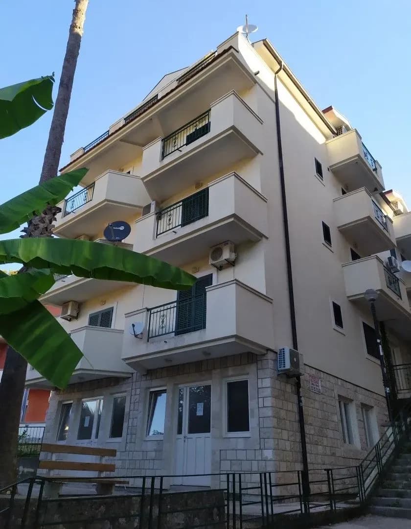 Prodaja, poslovni prostor, 106m², Herceg Novi, Crna Gora